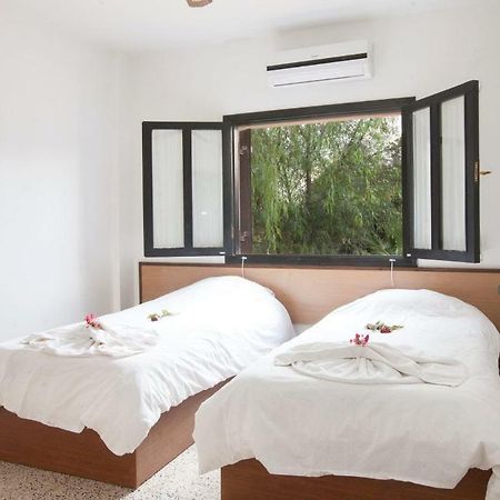 Balci Plaza Hotel And Balci Plaza Guest Bungalows Karpaz Peninsula Selenias ภายนอก รูปภาพ