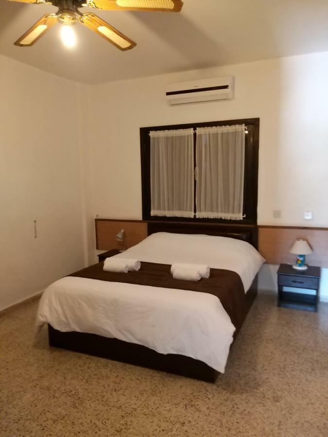 Balci Plaza Hotel And Balci Plaza Guest Bungalows Karpaz Peninsula Selenias ภายนอก รูปภาพ