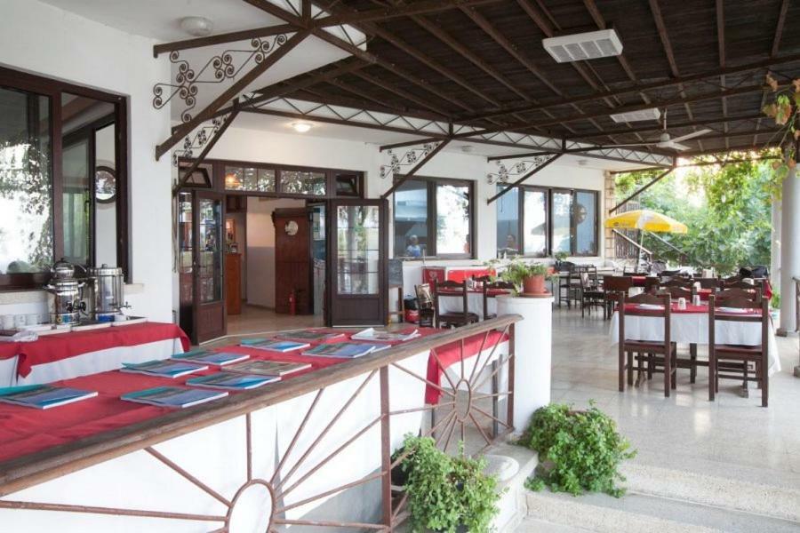 Balci Plaza Hotel And Balci Plaza Guest Bungalows Karpaz Peninsula Selenias ภายนอก รูปภาพ