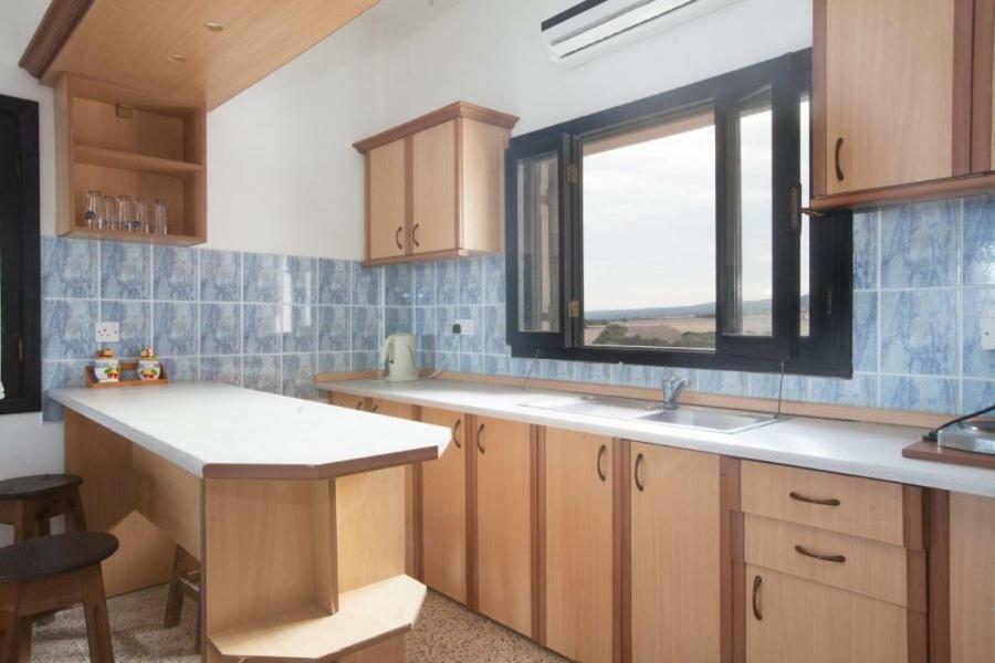 Balci Plaza Hotel And Balci Plaza Guest Bungalows Karpaz Peninsula Selenias ภายนอก รูปภาพ