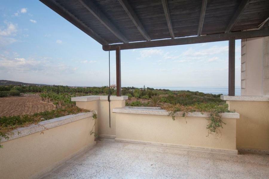 Balci Plaza Hotel And Balci Plaza Guest Bungalows Karpaz Peninsula Selenias ภายนอก รูปภาพ