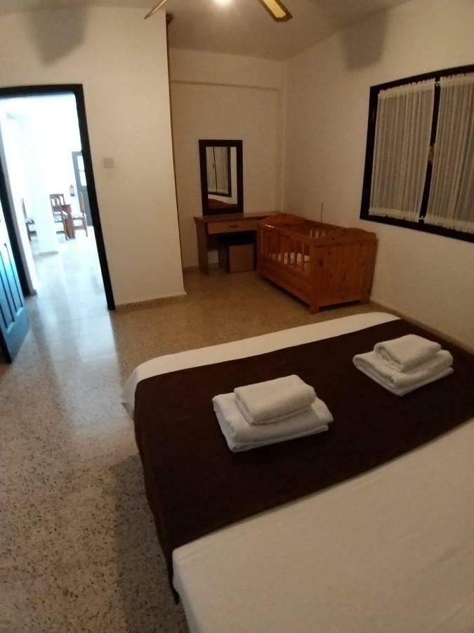 Balci Plaza Hotel And Balci Plaza Guest Bungalows Karpaz Peninsula Selenias ภายนอก รูปภาพ