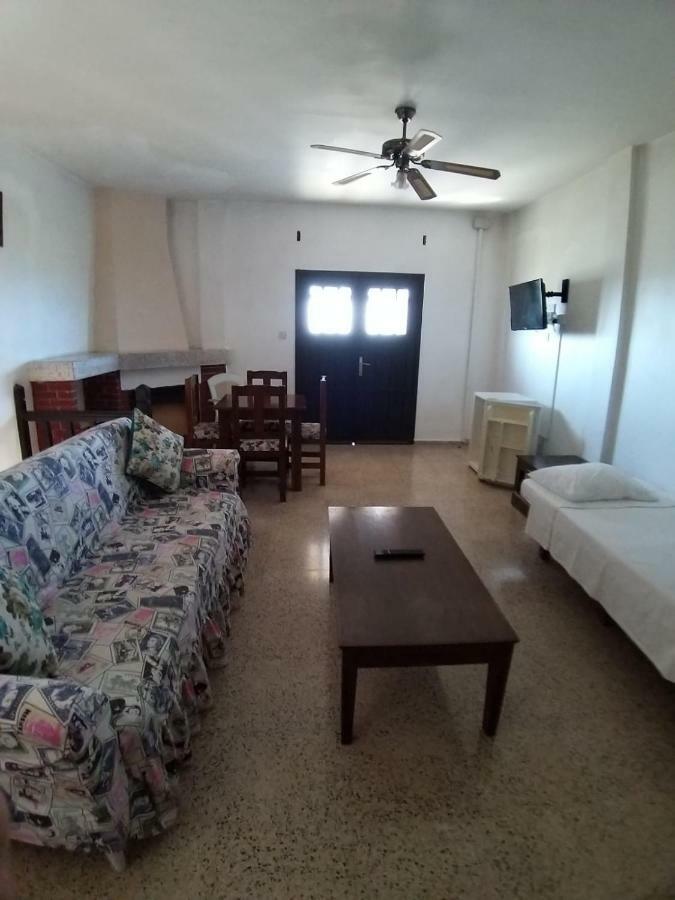Balci Plaza Hotel And Balci Plaza Guest Bungalows Karpaz Peninsula Selenias ภายนอก รูปภาพ